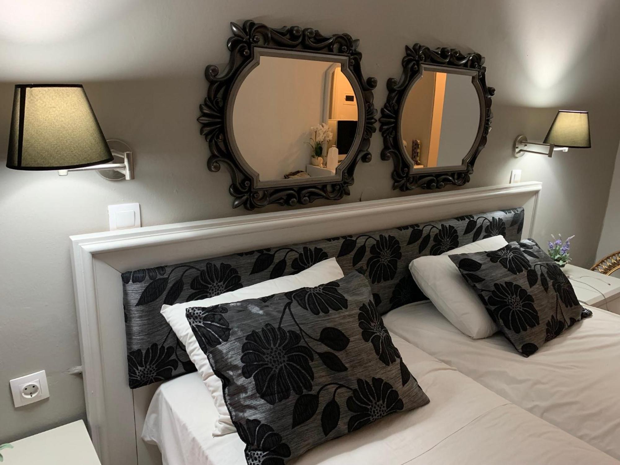 Отель Alkyonides Boutique 3*